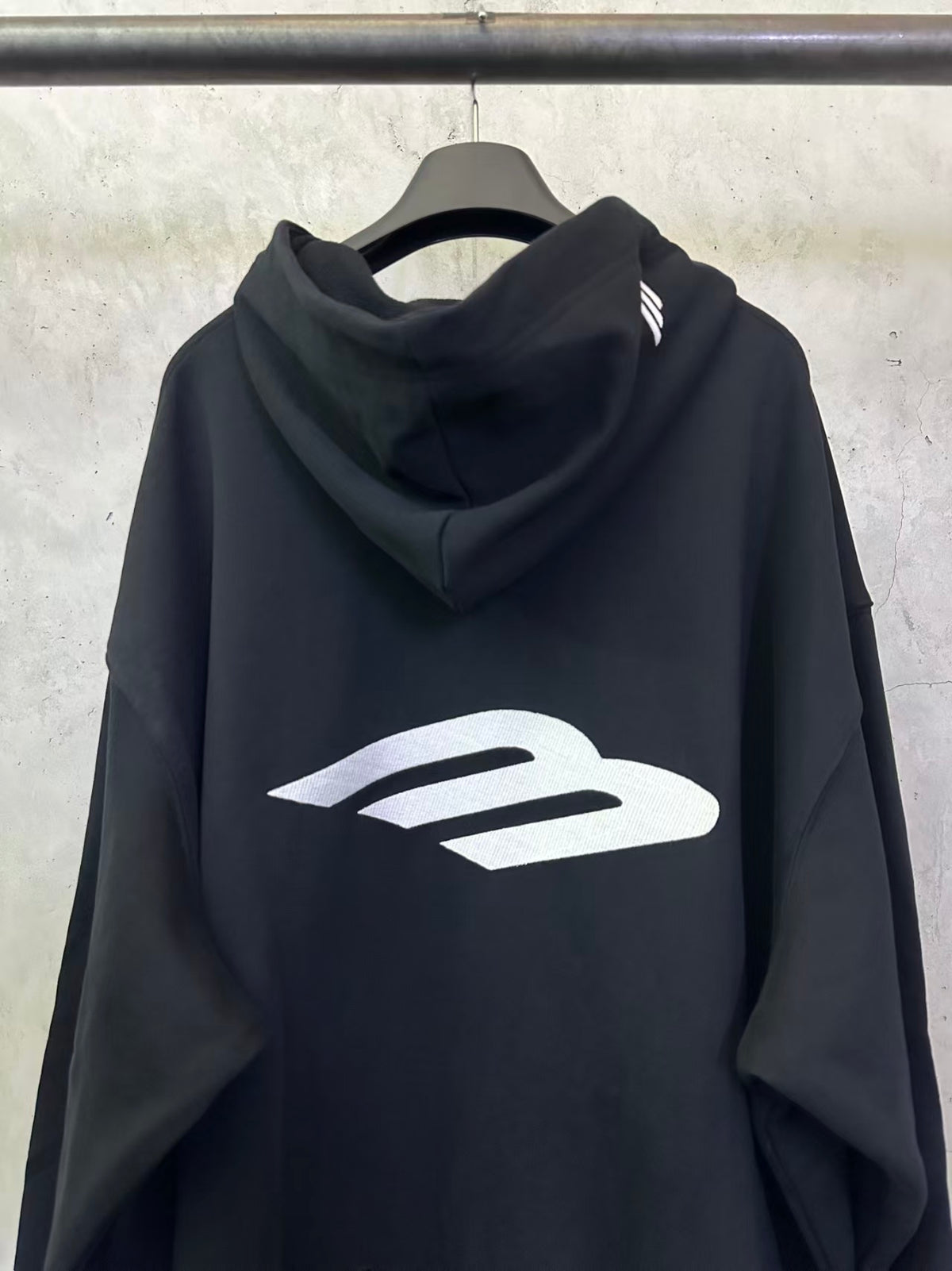 Embroidered hooded sweatshirt