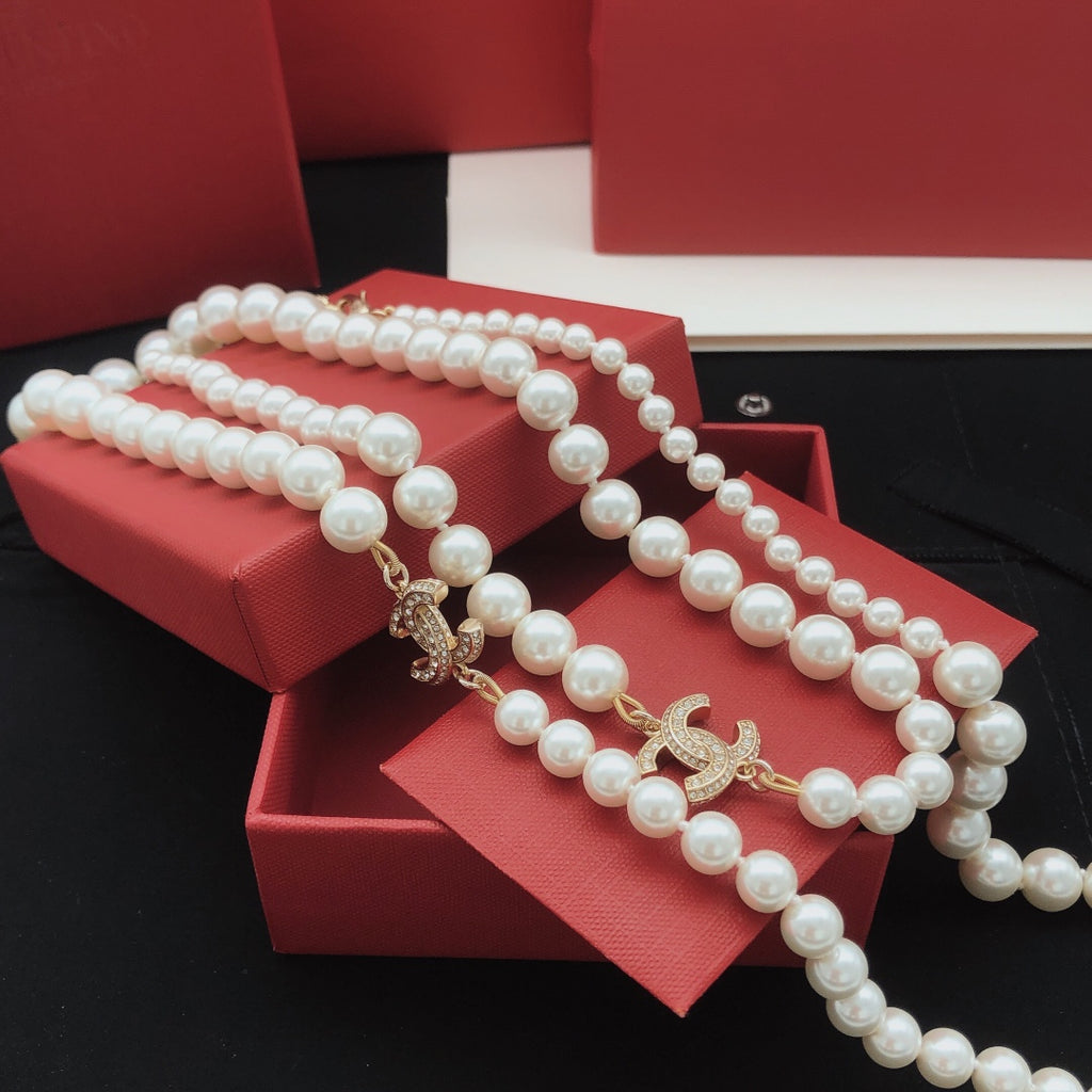 pearl sweater chain