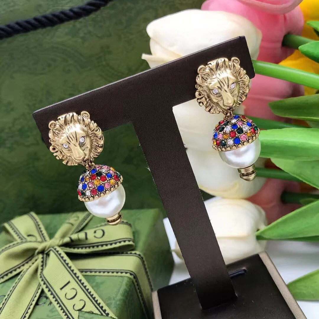 New Lion colored Diamond Earstuds
