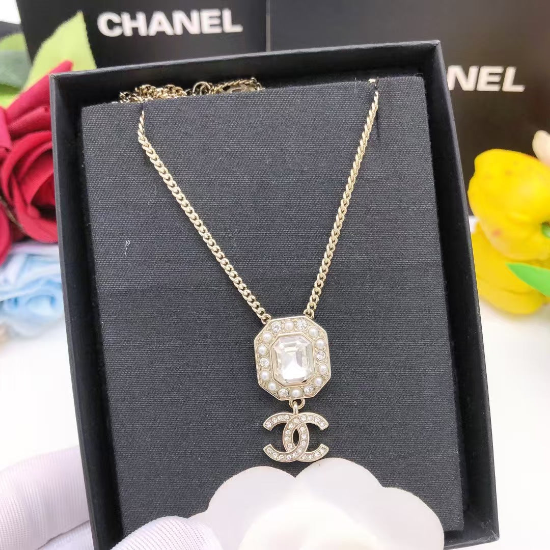 New block necklace