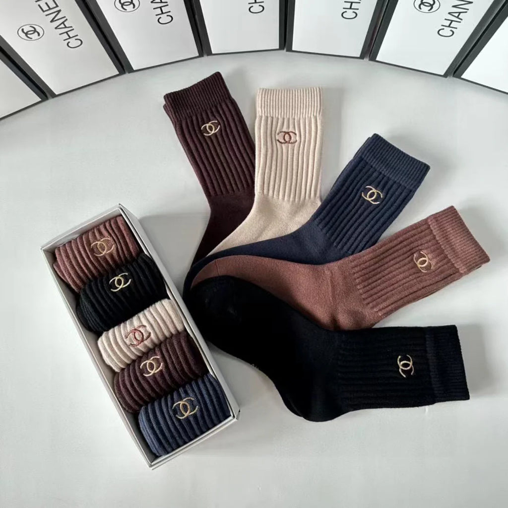 New embroidered pile socks