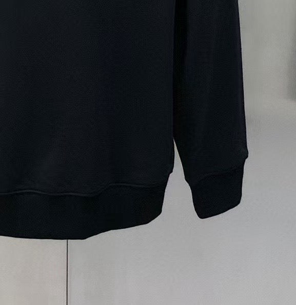 New long sleeved round neck sweatshirt 9