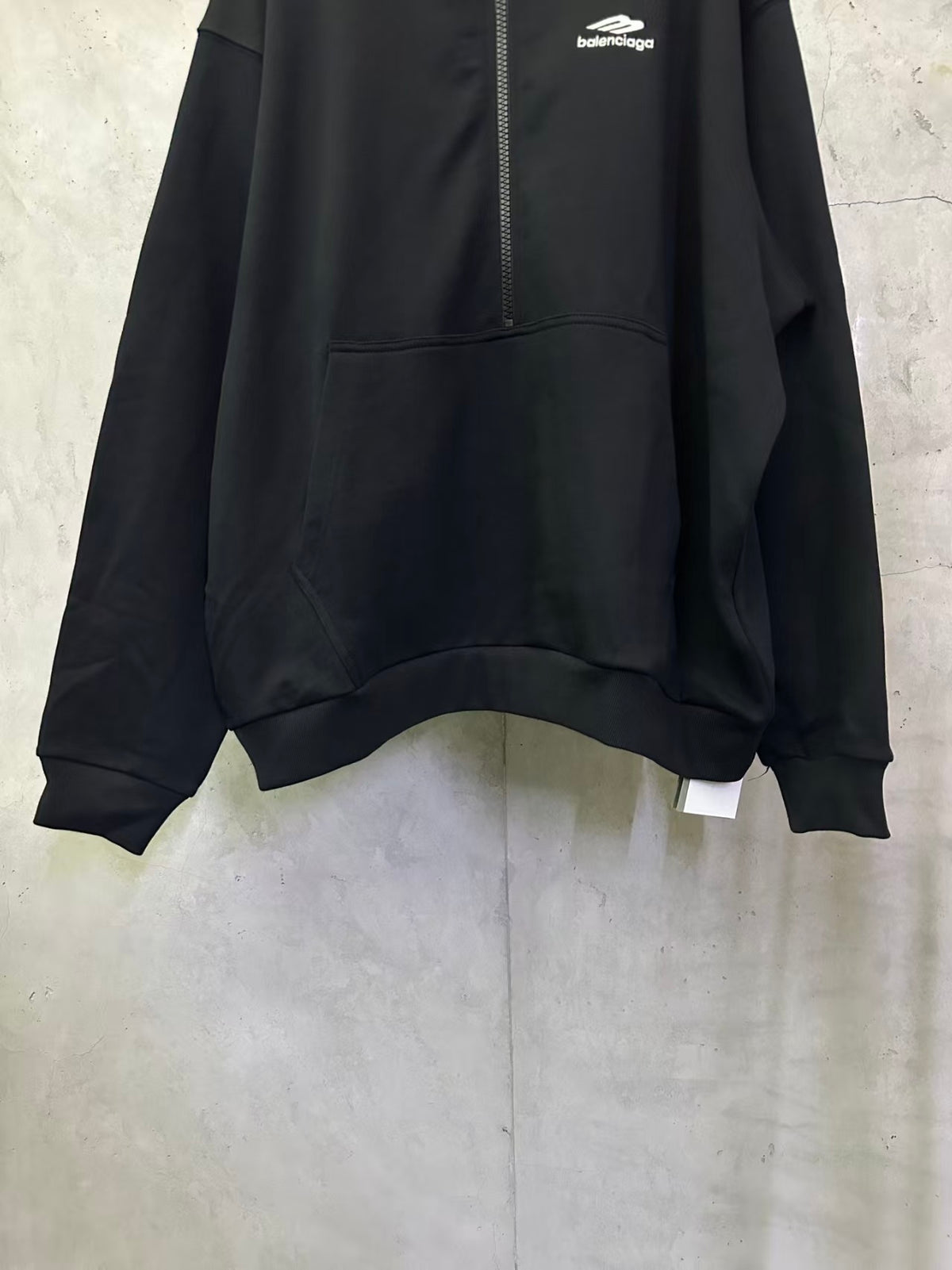 Embroidered hooded sweatshirt