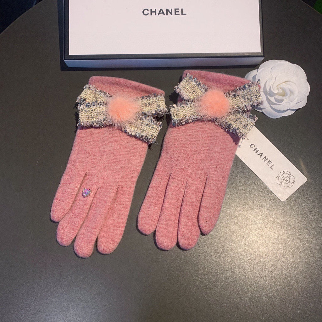 New wool gloves
