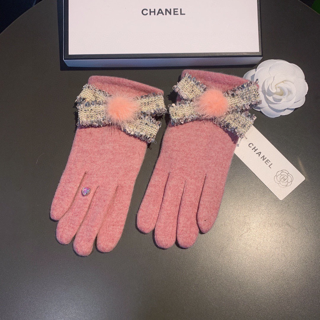 New wool gloves