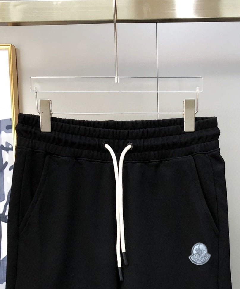 Minimalist men's casual shorts