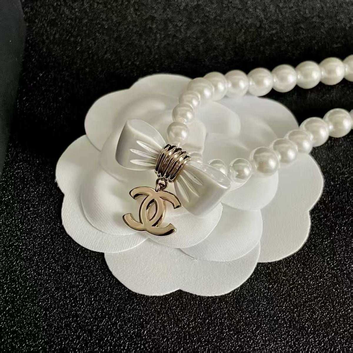 New bow necklace