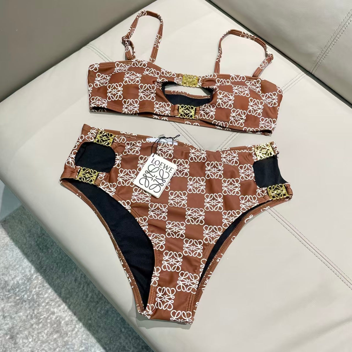New backless printed swimsuit
