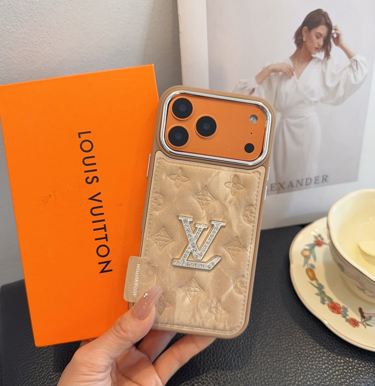 All inclusive lychee patterned phone case