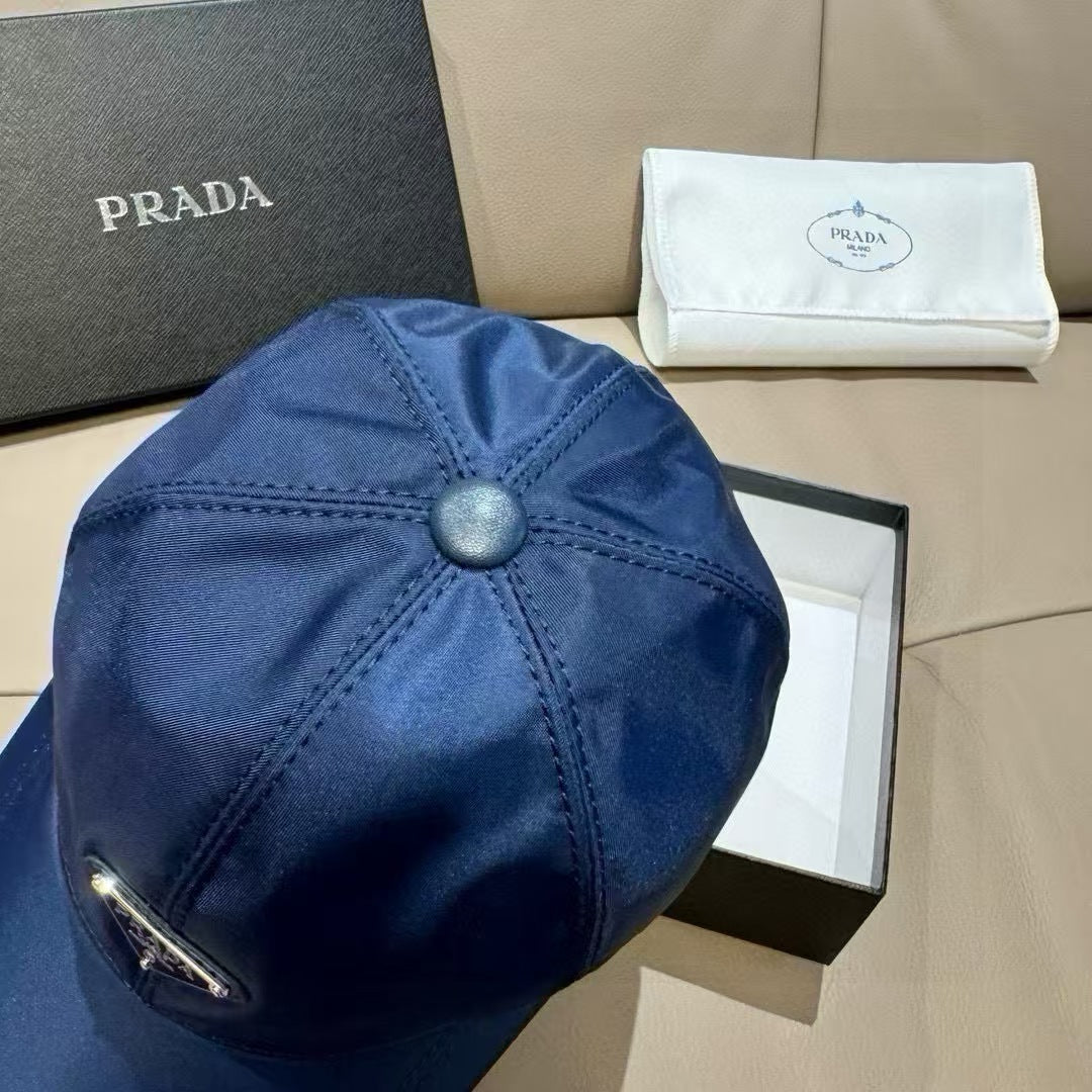 New triangular metal baseball cap