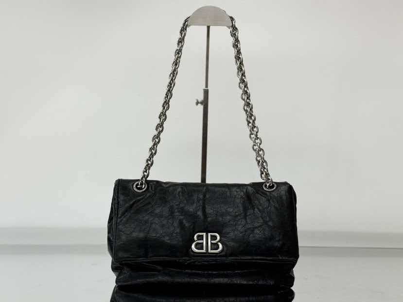 Oil wax black shoulder bag