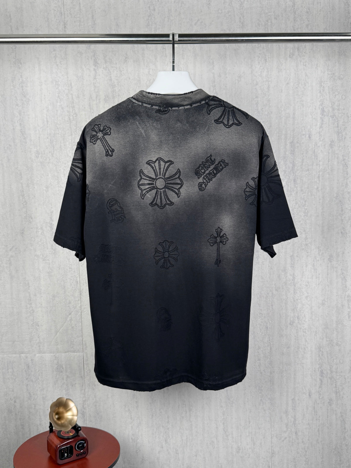 American style acid pickling, laser burning, flower pasting, fabric embroidery, couple casual short sleeved T-shirt