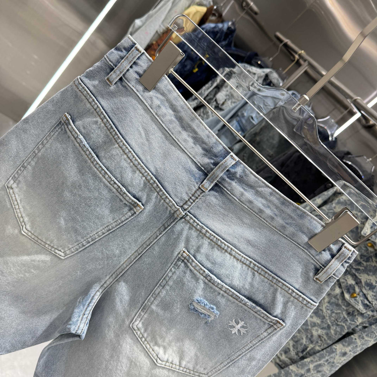Spliced cross denim shorts