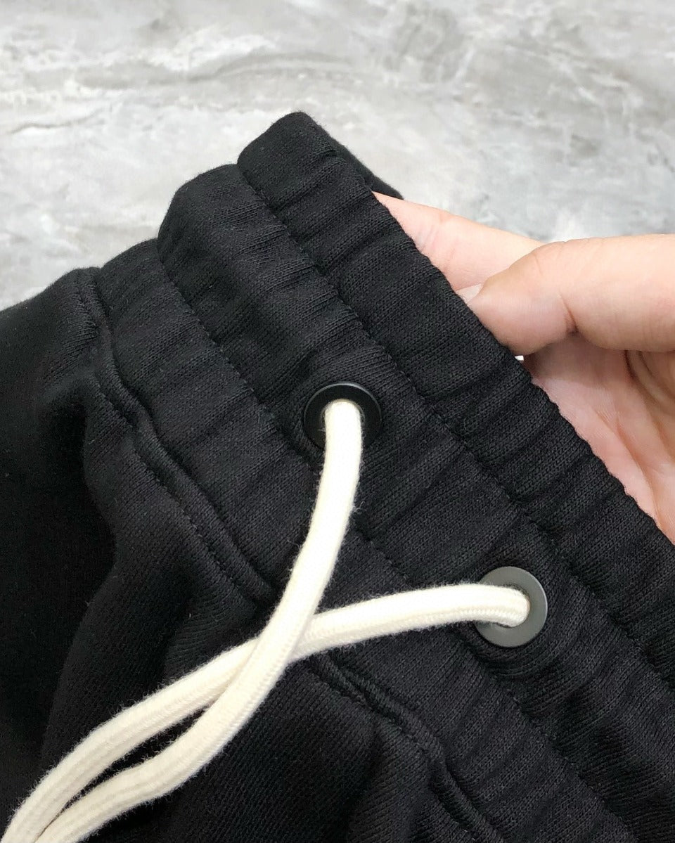 Minimalist men's casual shorts