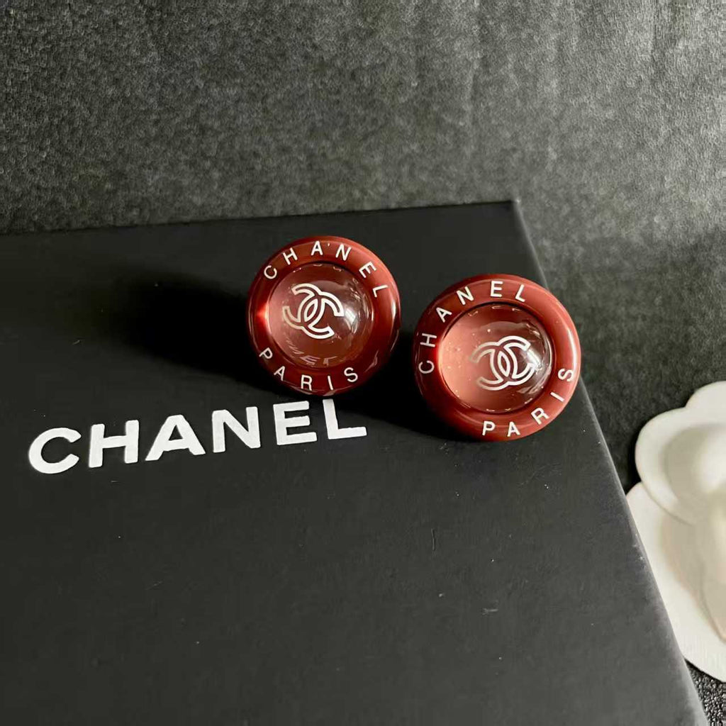 New round letter earrings
