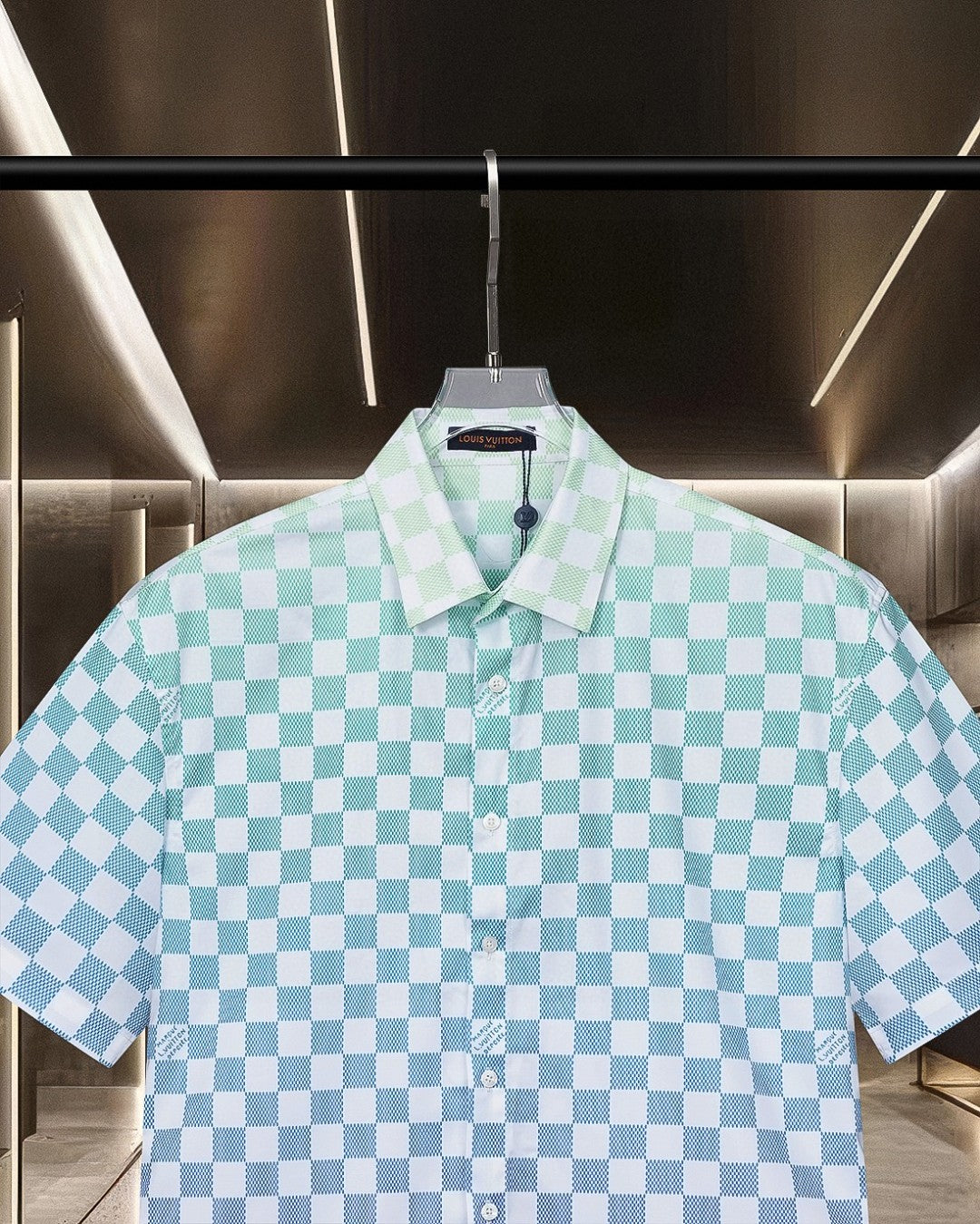 Gradient checkerboard digital printed short sleeved shirt