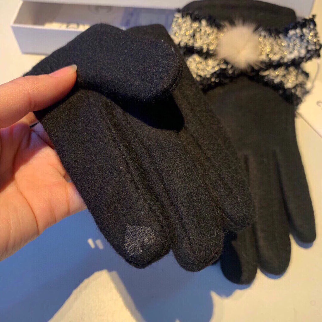 New wool gloves