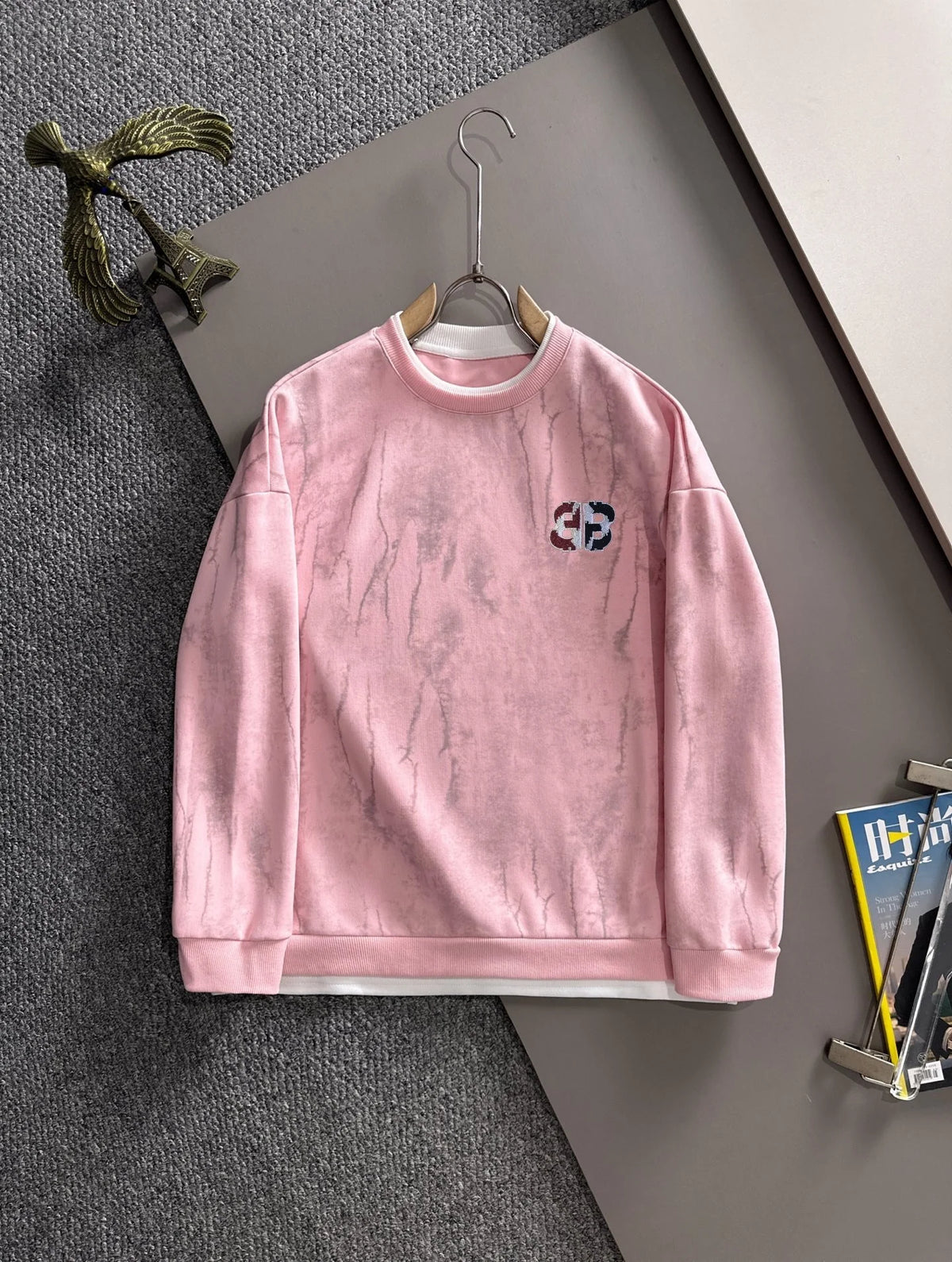 New round neck sweatshirt with long sleeves