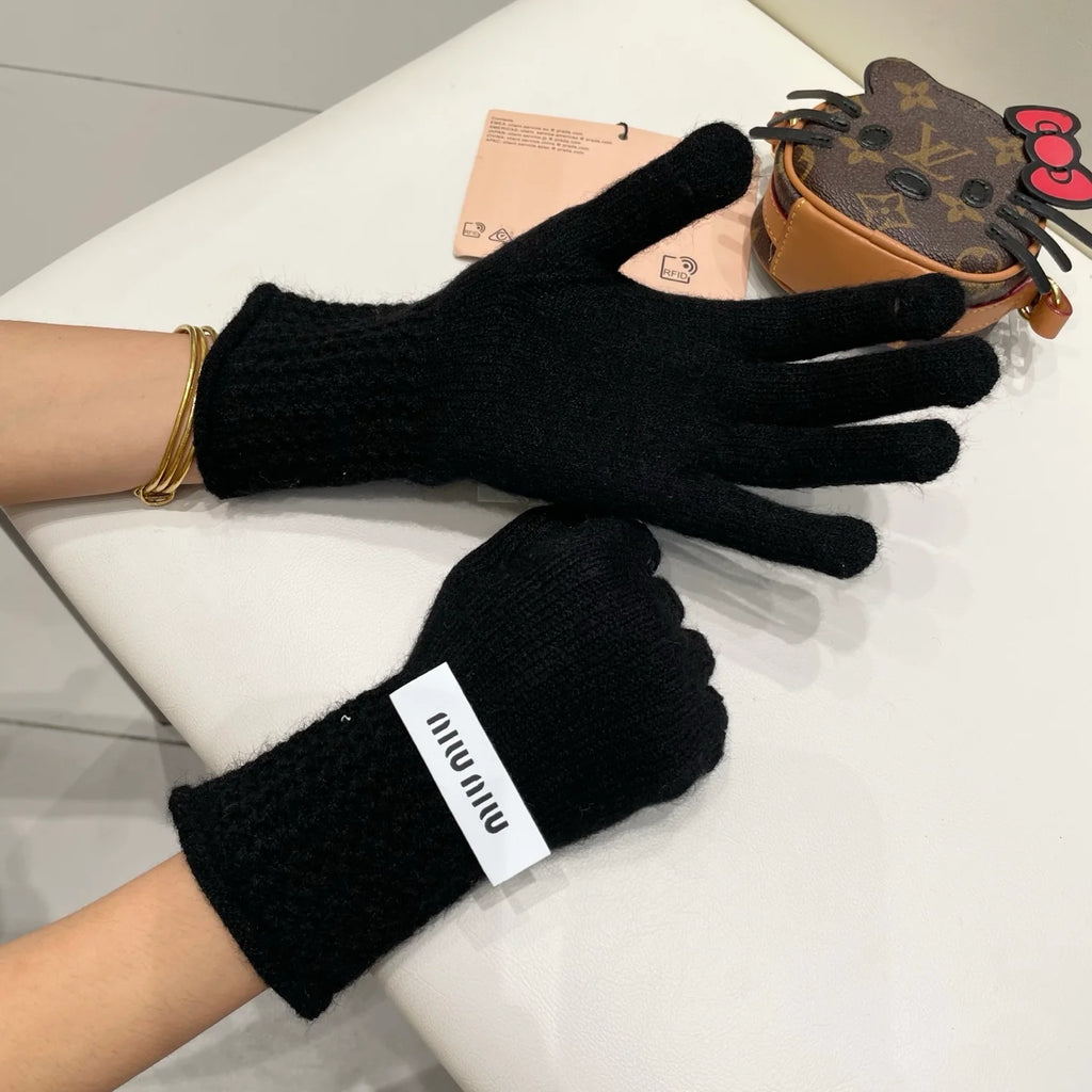 Knitted wool gloves for autumn and winter 👍