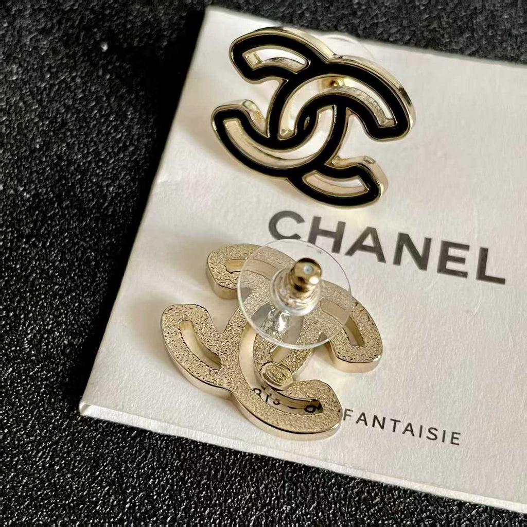 New hollowed out earrings