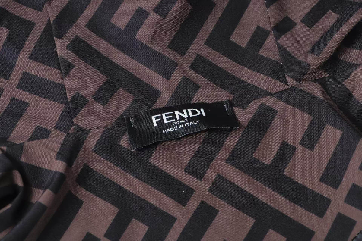 New embroidered hooded jacket