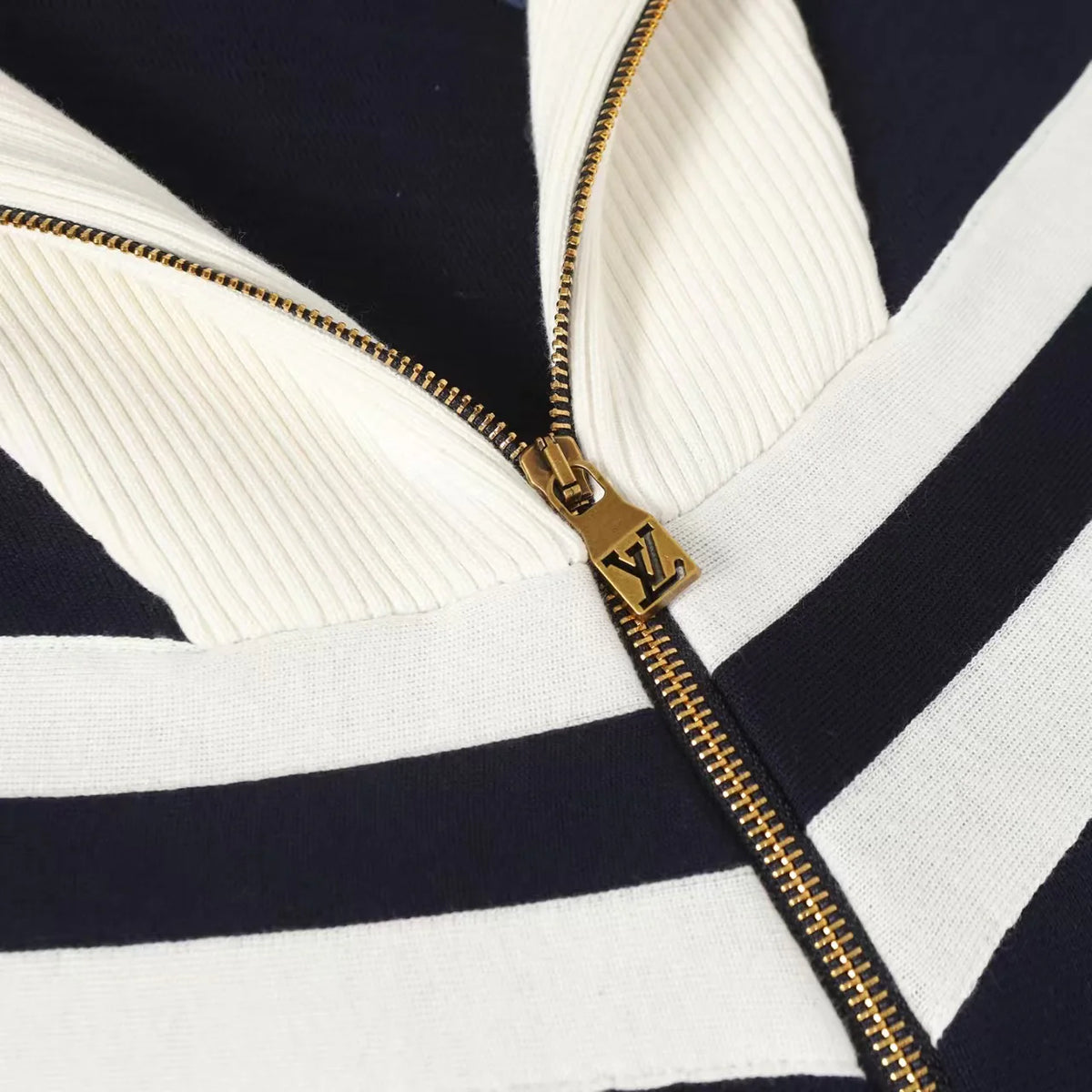New striped contrasting stand up collar sweater