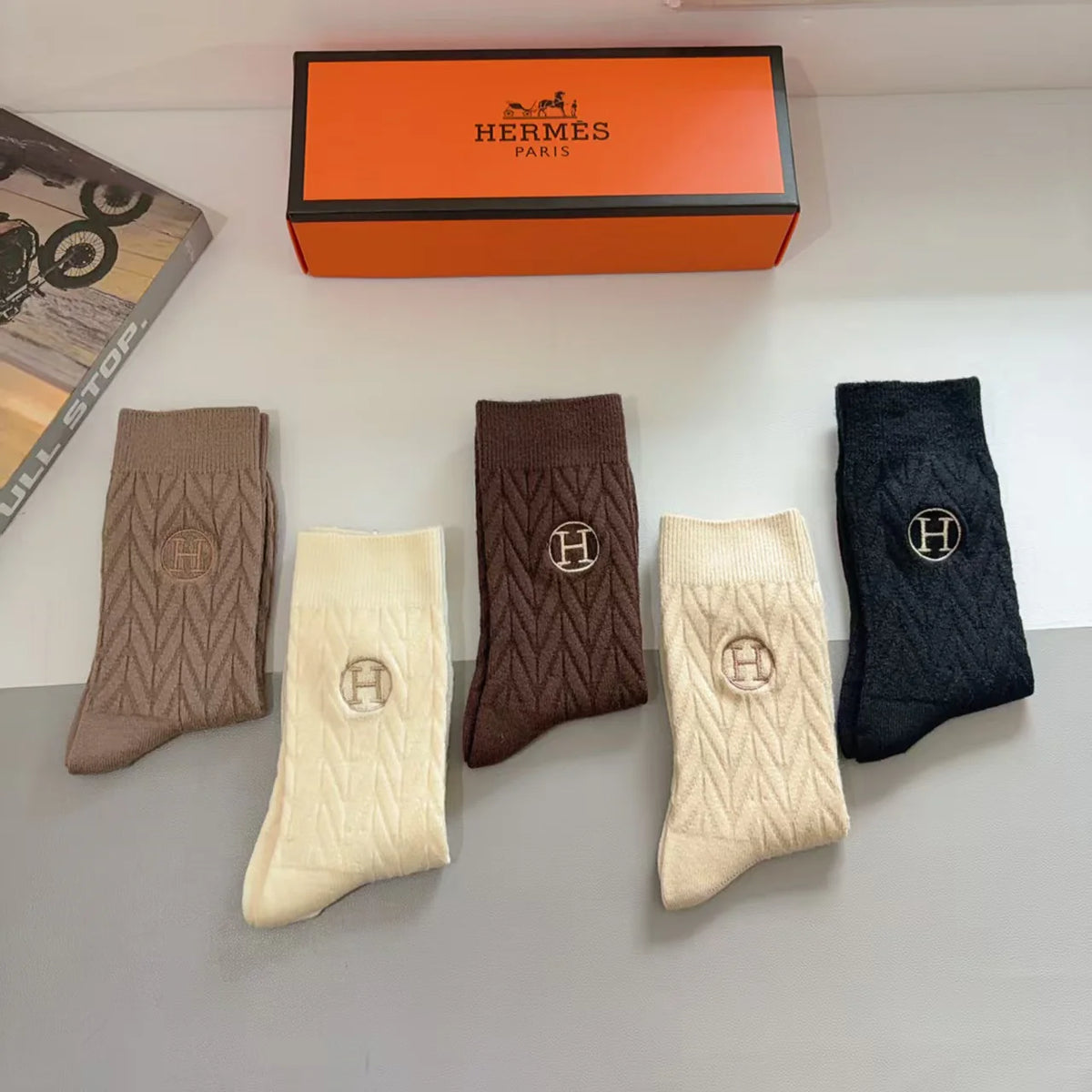 New embroidered cashmere long tube socks