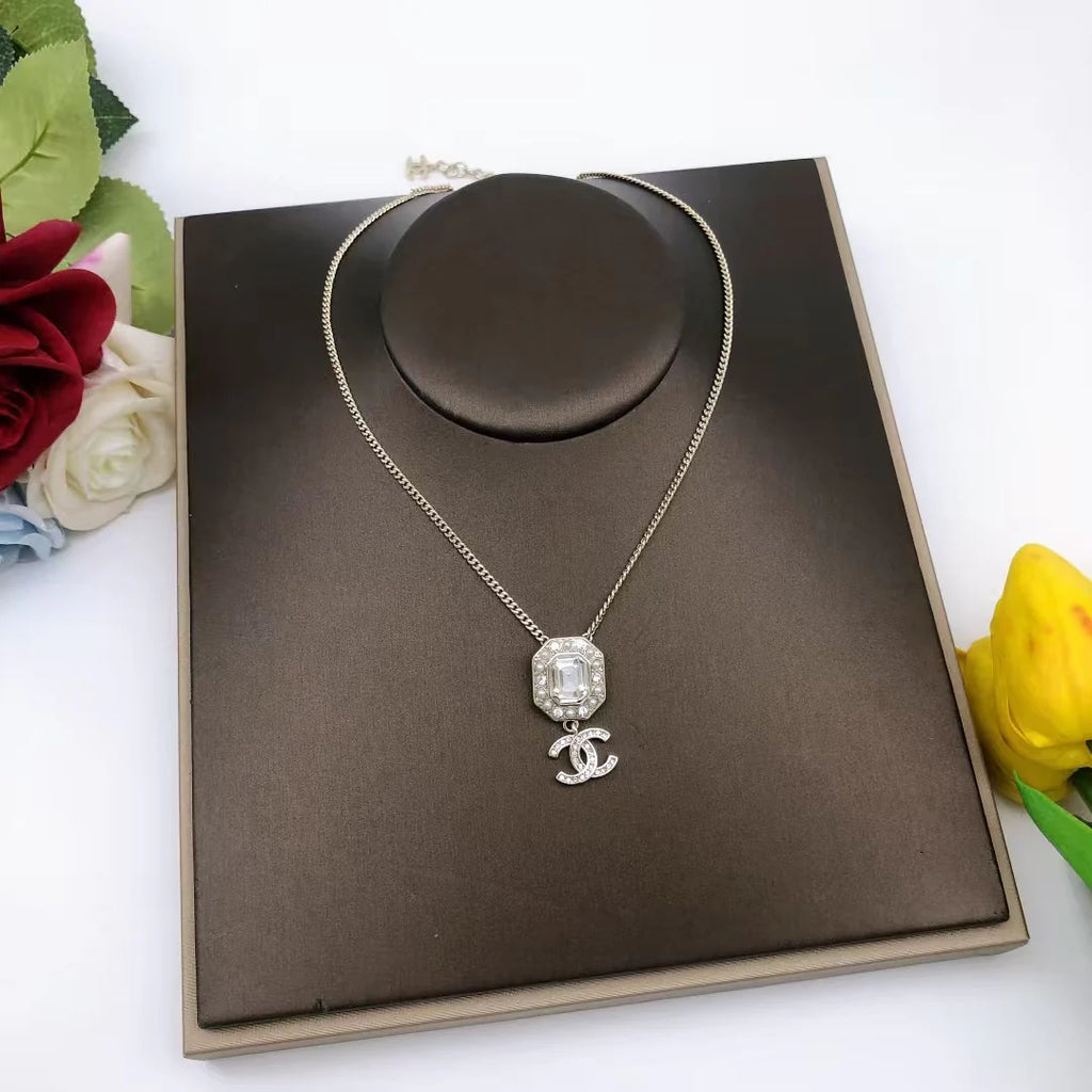 New block necklace