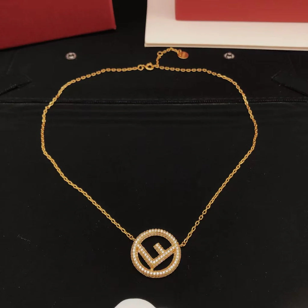 New letter circular necklace