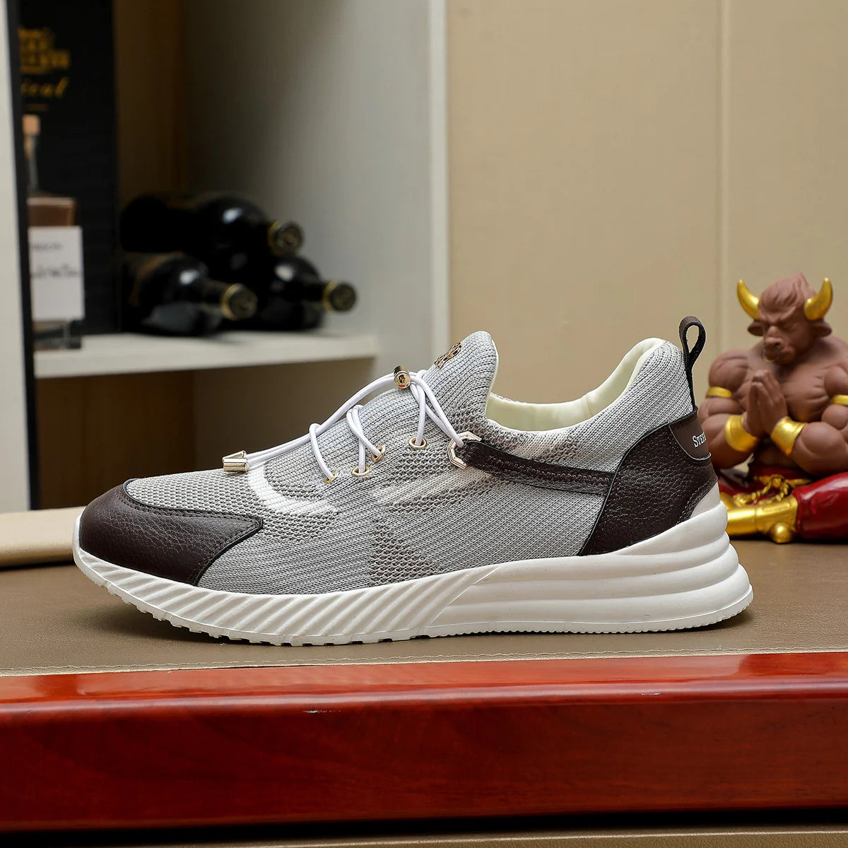 Calf leather sports shoes