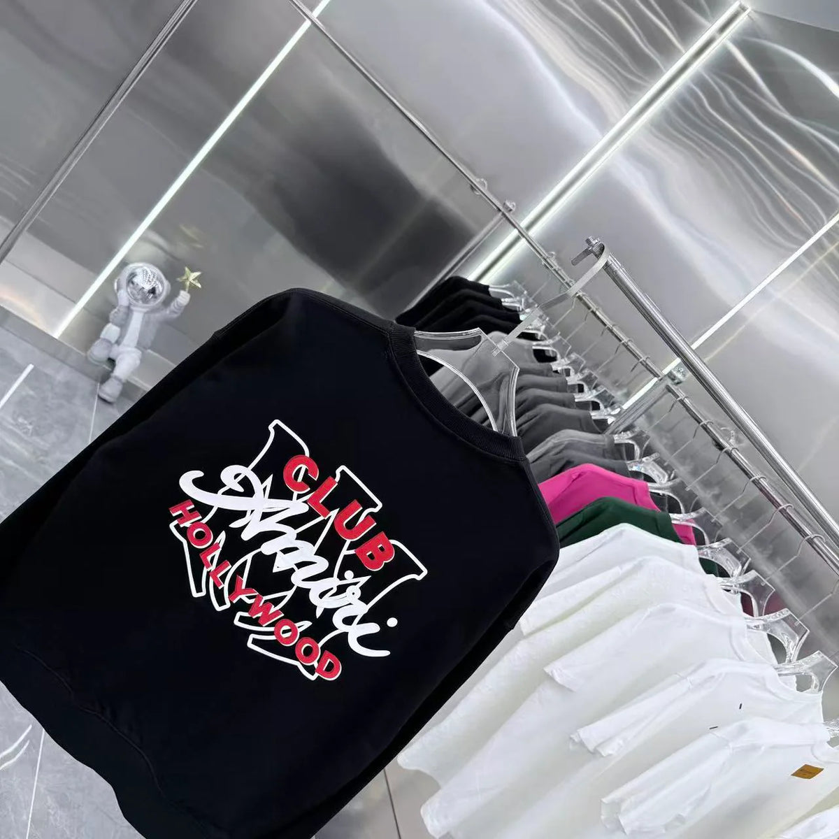 Round neck long sleeved sweatshirt