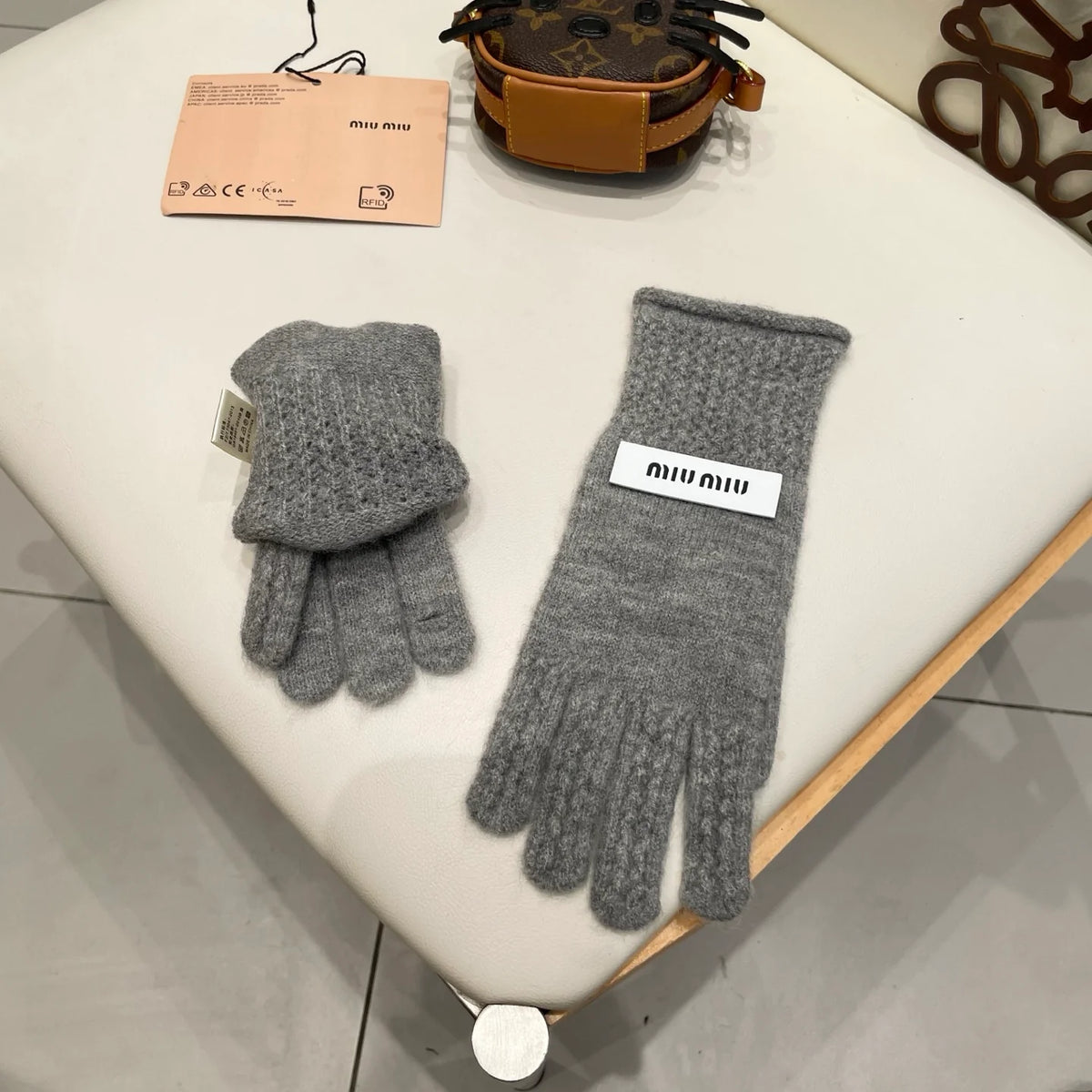 Knitted wool gloves for autumn and winter 👍
