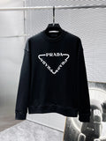 New long sleeved round neck sweatshirt