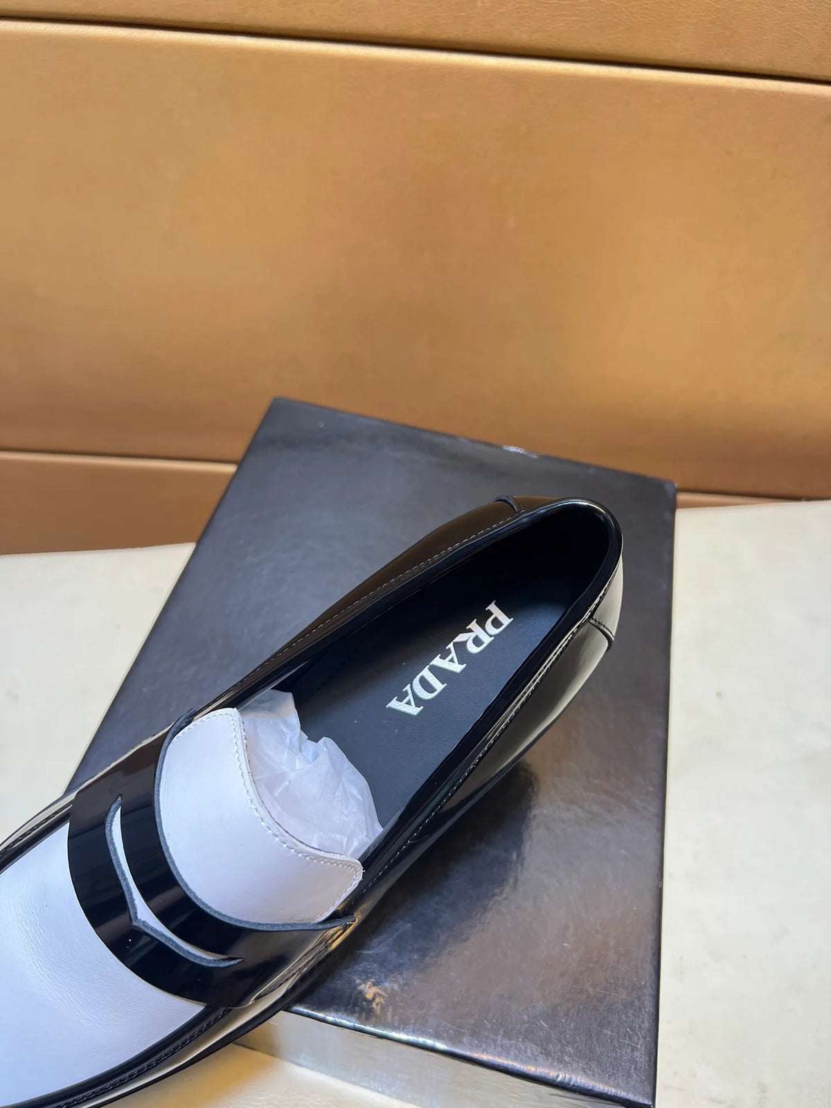 Modern style sports shoes