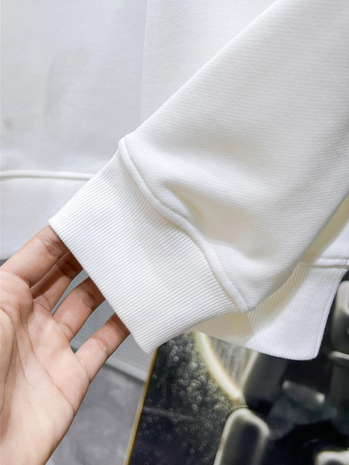 Early autumn new long sleeved round neck sweatshirt