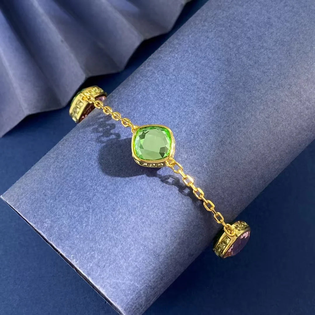 Four diamond magnetic buckle bracelet