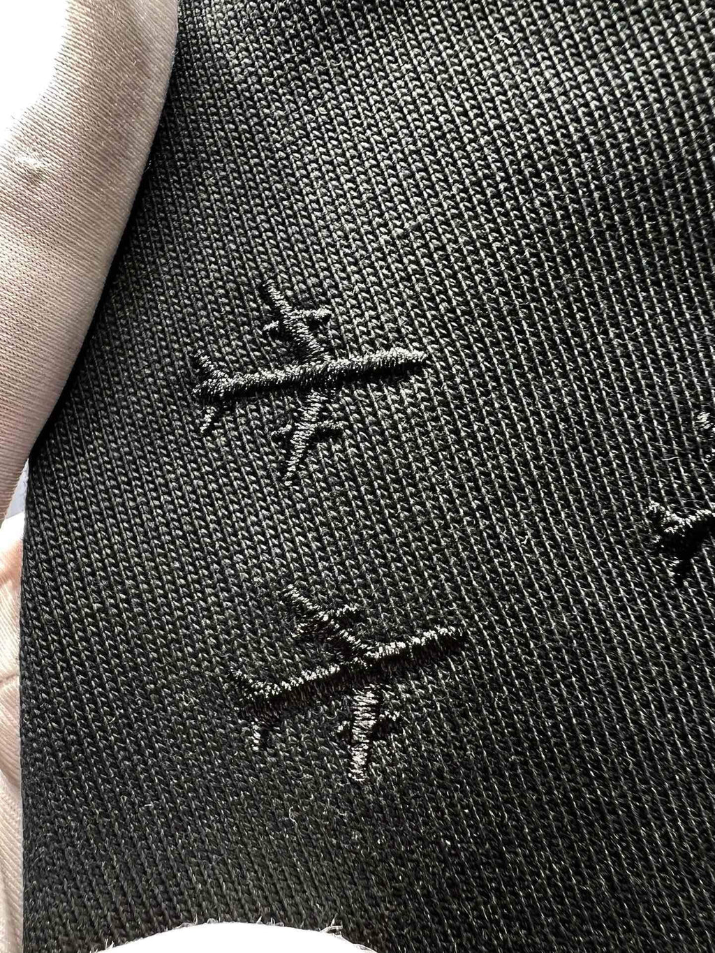 Pattern Cracked Embroidery T Shirt