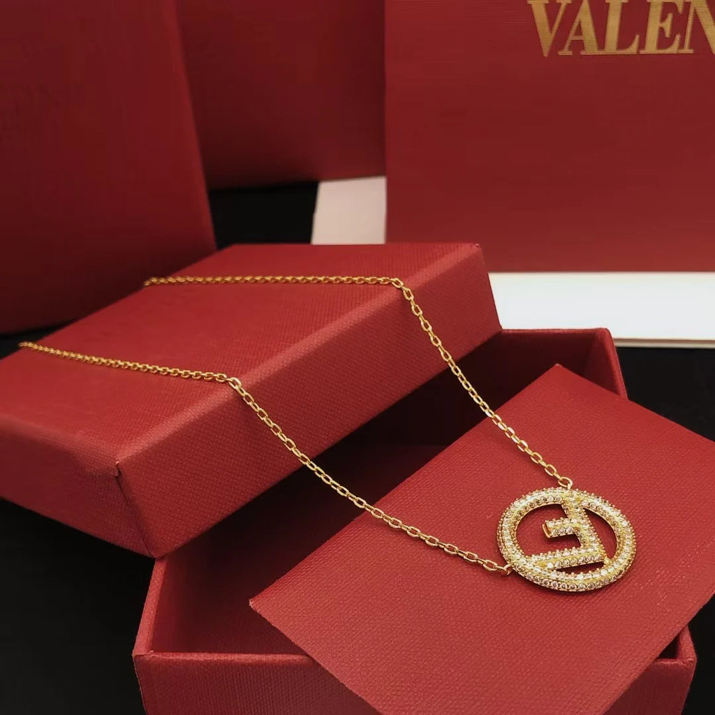 New letter circular necklace