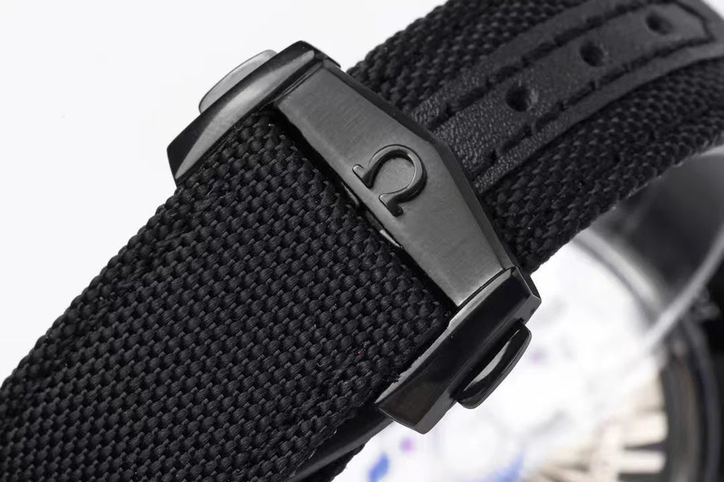 Chronograph -Moon back - Black - Black Rubber- Automatic - 44mm