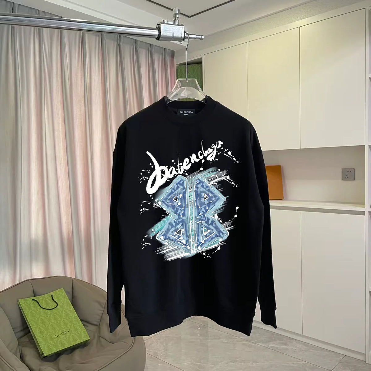 Personalized letter logo printed round neck sweatshirt