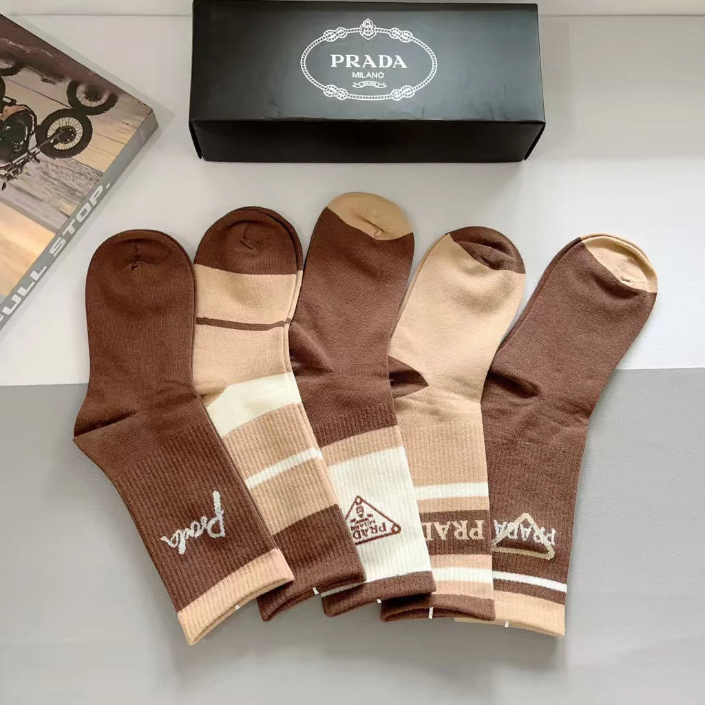New triangular logo letter socks