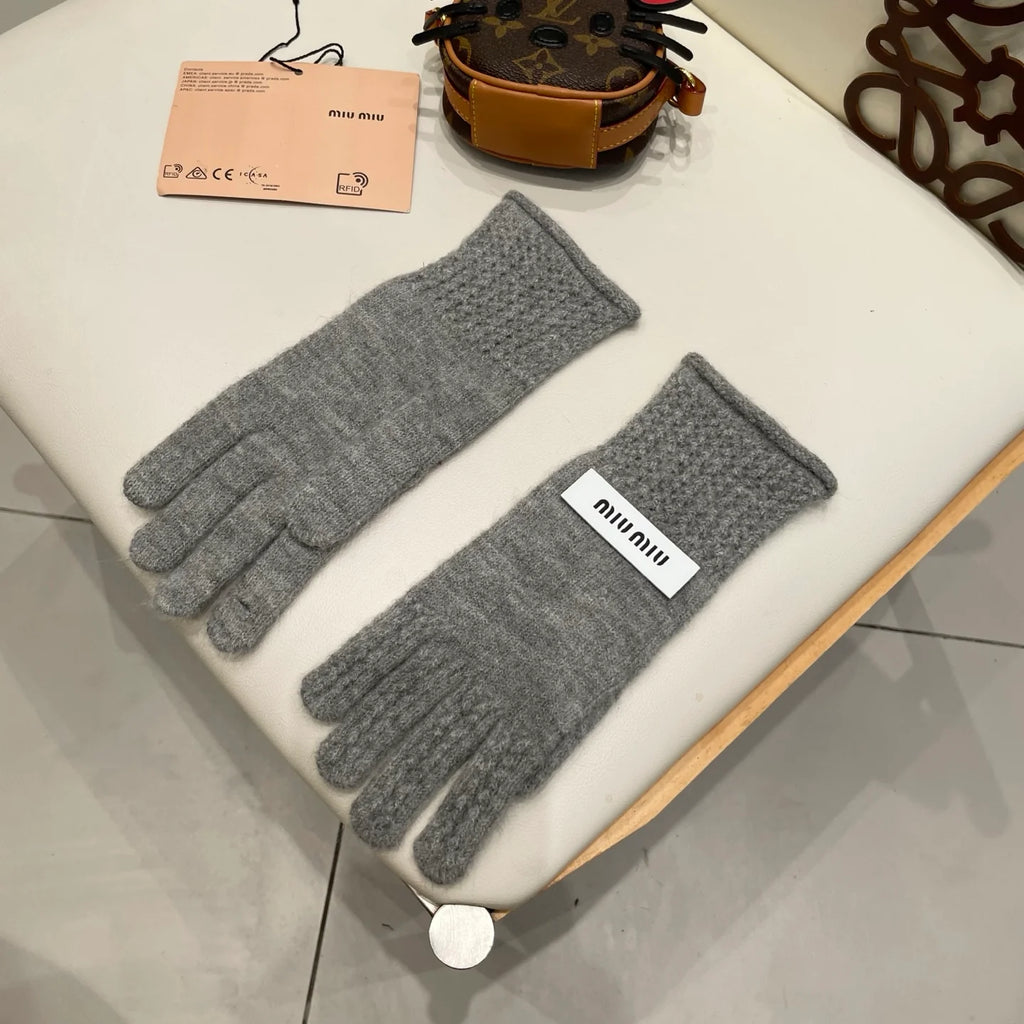 Knitted wool gloves for autumn and winter 👍
