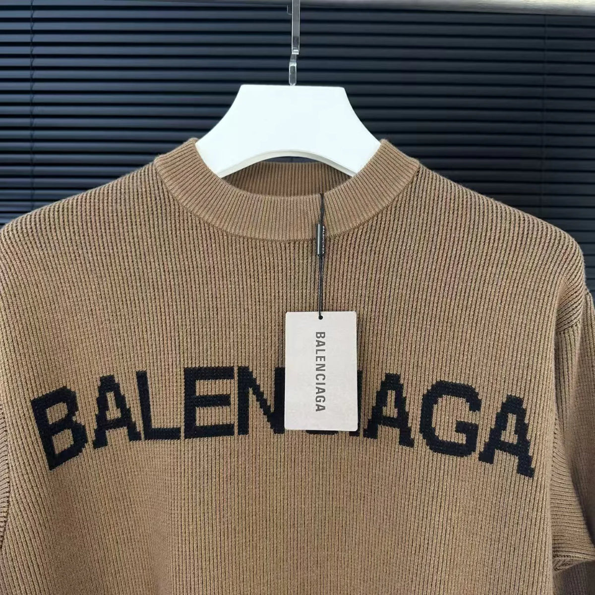 New letter embroidered sweater