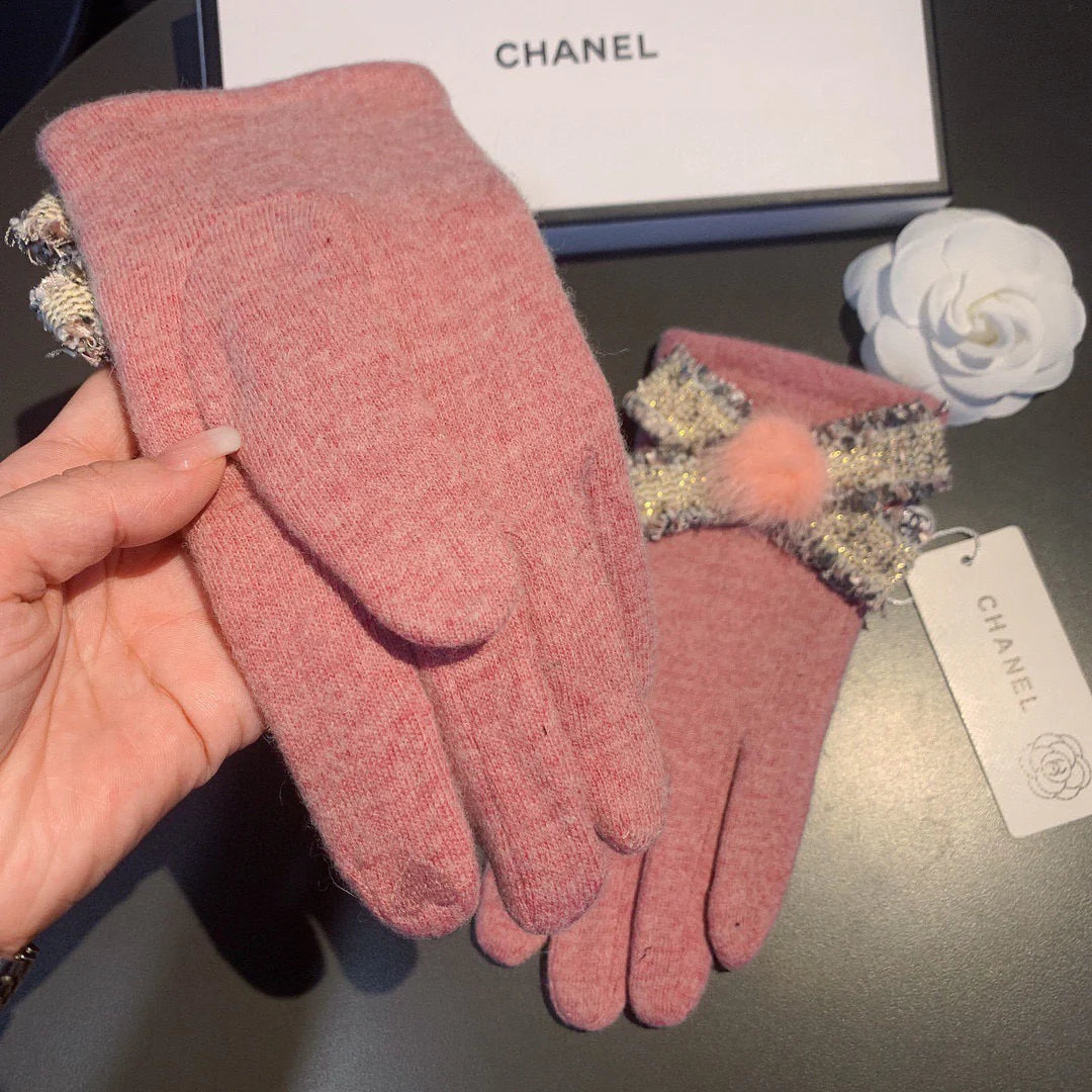 New wool gloves