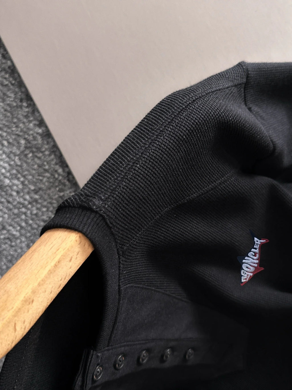 Autumn and winter new style lapel sweatshirt with long sleeves