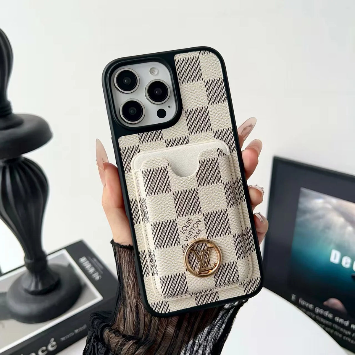 Carbon fiber patterned leather phone case