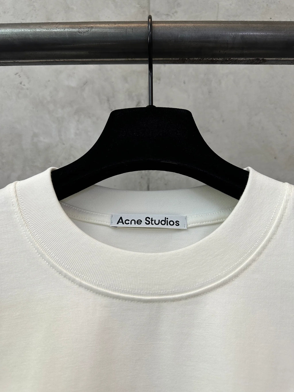 Short sleeved T-shirt with letter pattern