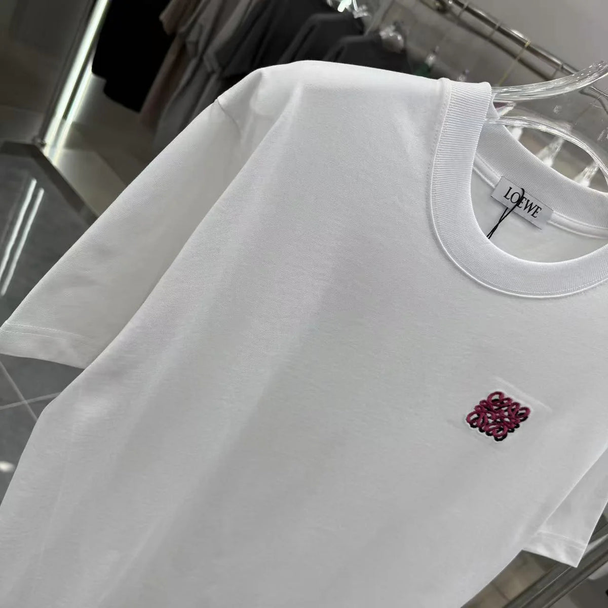 Autumn and winter new round neck short sleeved shirt