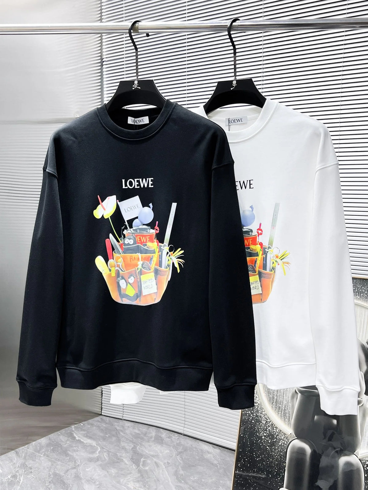 New long sleeved round neck sweatshirt