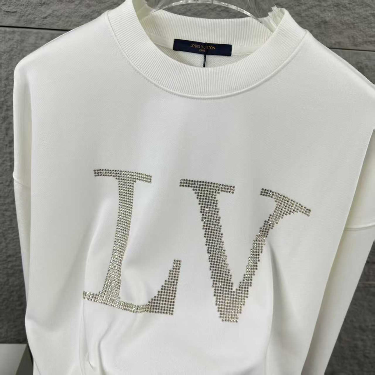 Long sleeved round neck hoodie for both men and women